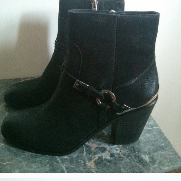 Like New Vince Camuto Leather Boots Size 7 M - Picture 3 of 8